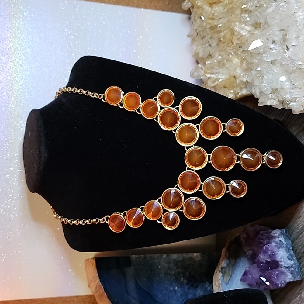 Astonishing Orange 🧡 and Gold toned beautiful statement piece.